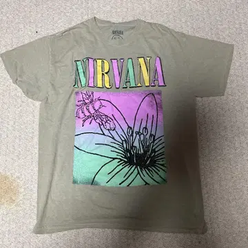 새상품 NIRVANA 꽃무늬 프린트 티셔츠 L 사이즈