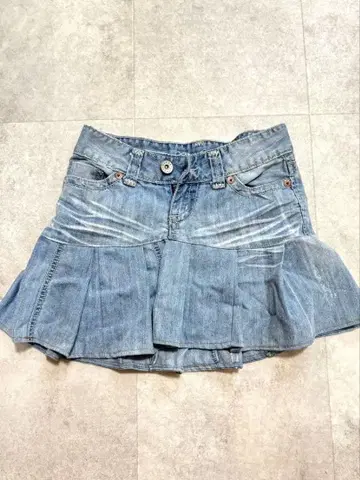 GUESS 데님 플레어 스커트 라이트 블루 런던 구매 상품