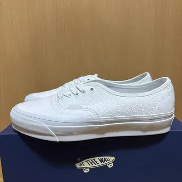 VANS 오센틱 화이트 가죽 27.5cm 새상품