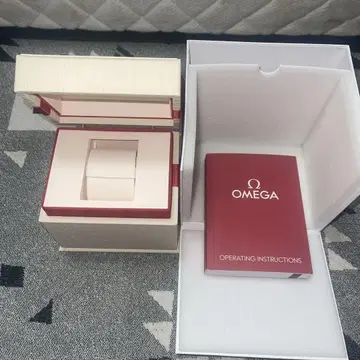오메가 시계 박스 사용 설명서 포함