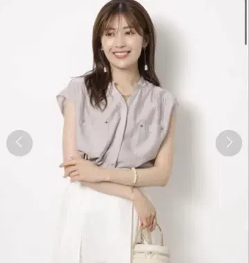 화이트 슬리브리스 셔츠