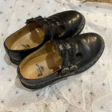 Dr. Martens 멜리 제인 uk3 박스 있음
