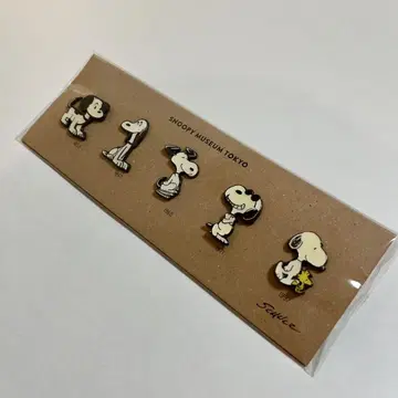 스누피 뮤지엄 전시회 핀 배지