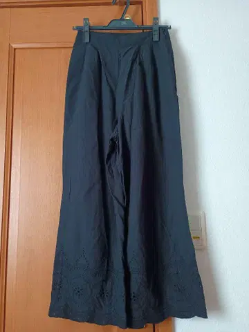 새상품급 쉽스 블랙 자수 속바지
