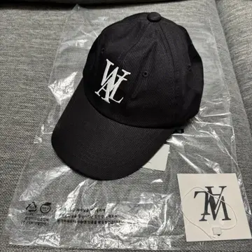 WOOALONG 로고 캡 블랙
