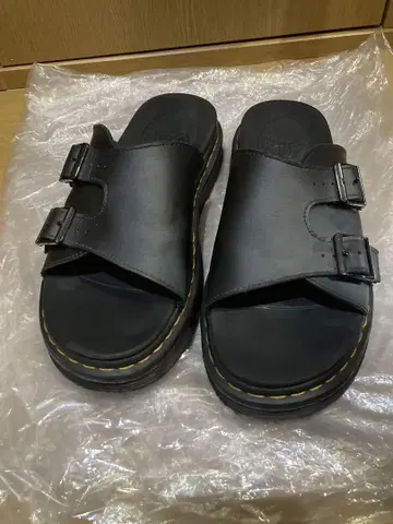Dr. Martens 샌들 DAX 블랙