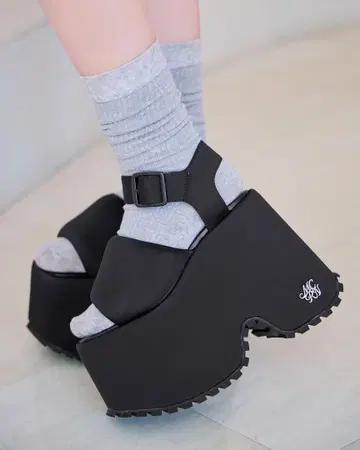 미셸 마카롱 통굽 패티드 샌들