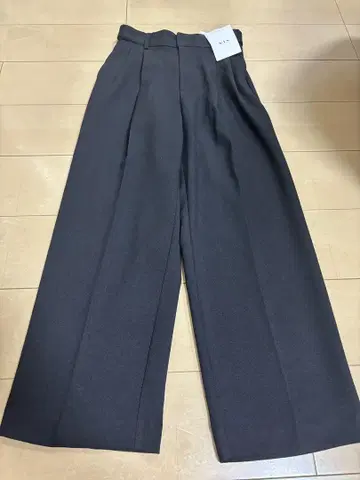 택 포함 새상품 VIS 턱 와이드 팬츠 SS