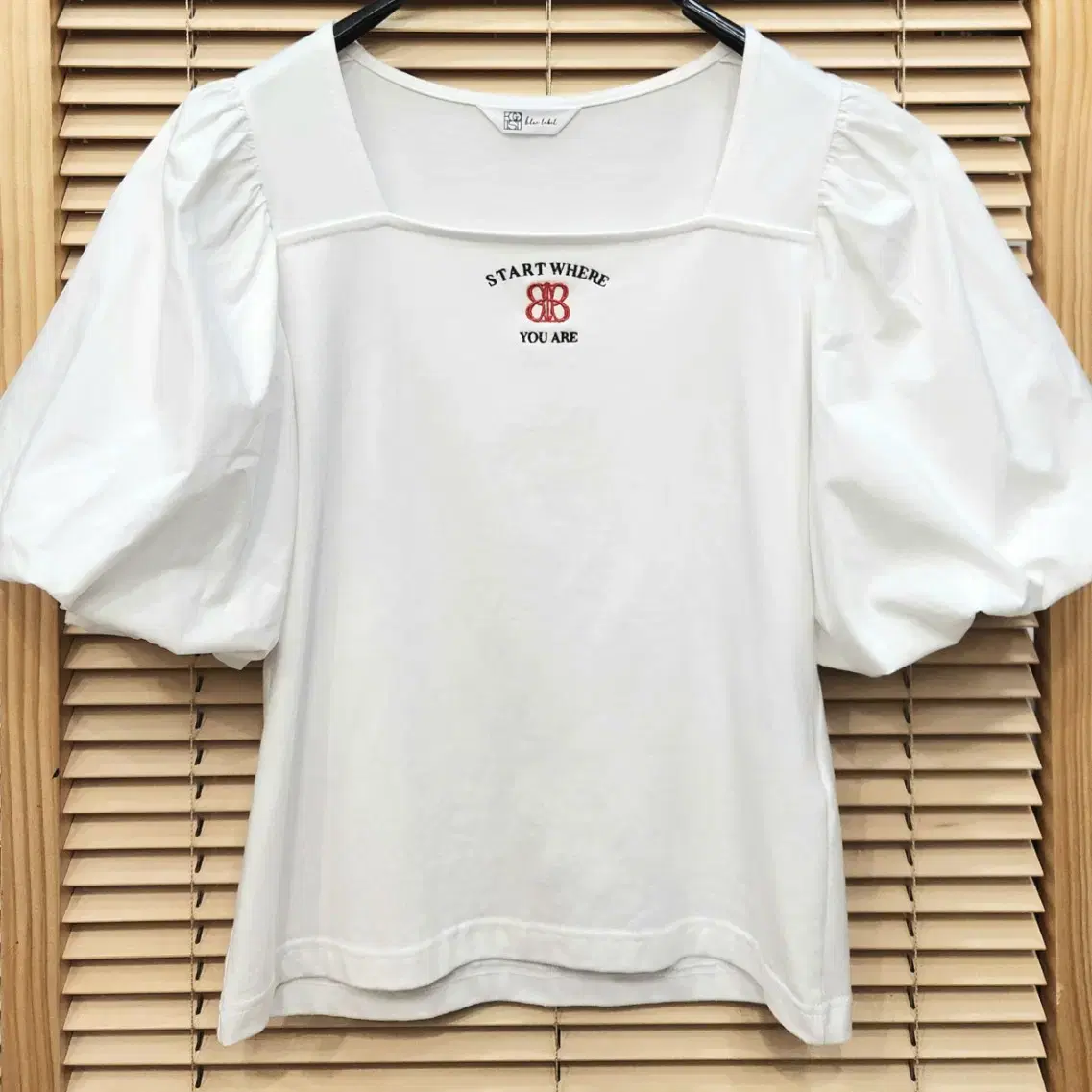 jedbead/韓国人気爆発/City Jewelry scoop Tee jedbead/韓国人気爆発/City Jewelry scoop Tee (Tシャツ