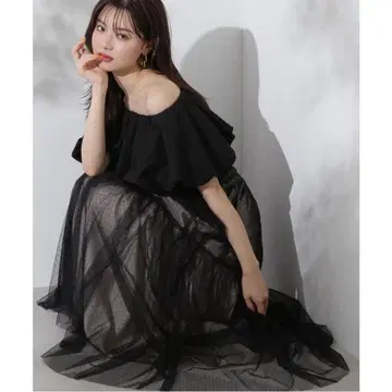 프로포션 바디 드레싱 사선 티어드 얇은 명주 스커트 (블랙) S