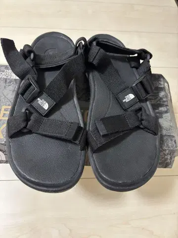 THE NORTH FACE FASTFOAM 블랙스 스포츠 샌들