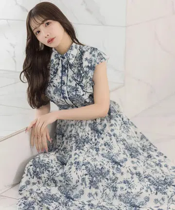 프릴이 달린 플라워 프린트 셔츠 플리츠 원피스 TOCCO CLOSET