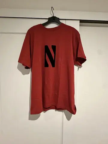 DUBBLE WORKS 빨간색 티셔츠 N 로고 L 사이즈