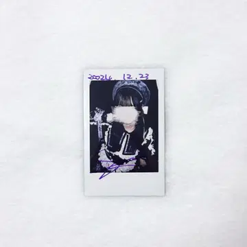 Ill 보라색 사인 폴라로이드 데뷔