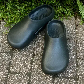 (Crocs) 샌들 멜로 리커버리 크로그 블랙 클로그 샌들