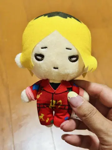 애니메이션 스타일 봉제 인형 빨간색 의류