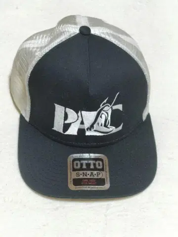 PAC 메쉬 캡 블랙과 화이트 스냅백 OTTO 제