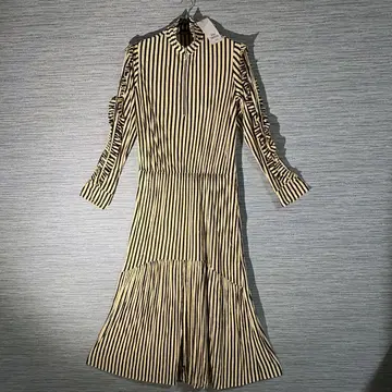 새상품 ZARA TRAFALUC 스트레치 스트라이프 원피스 l