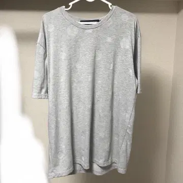 vinti andrews 그레이 티셔츠