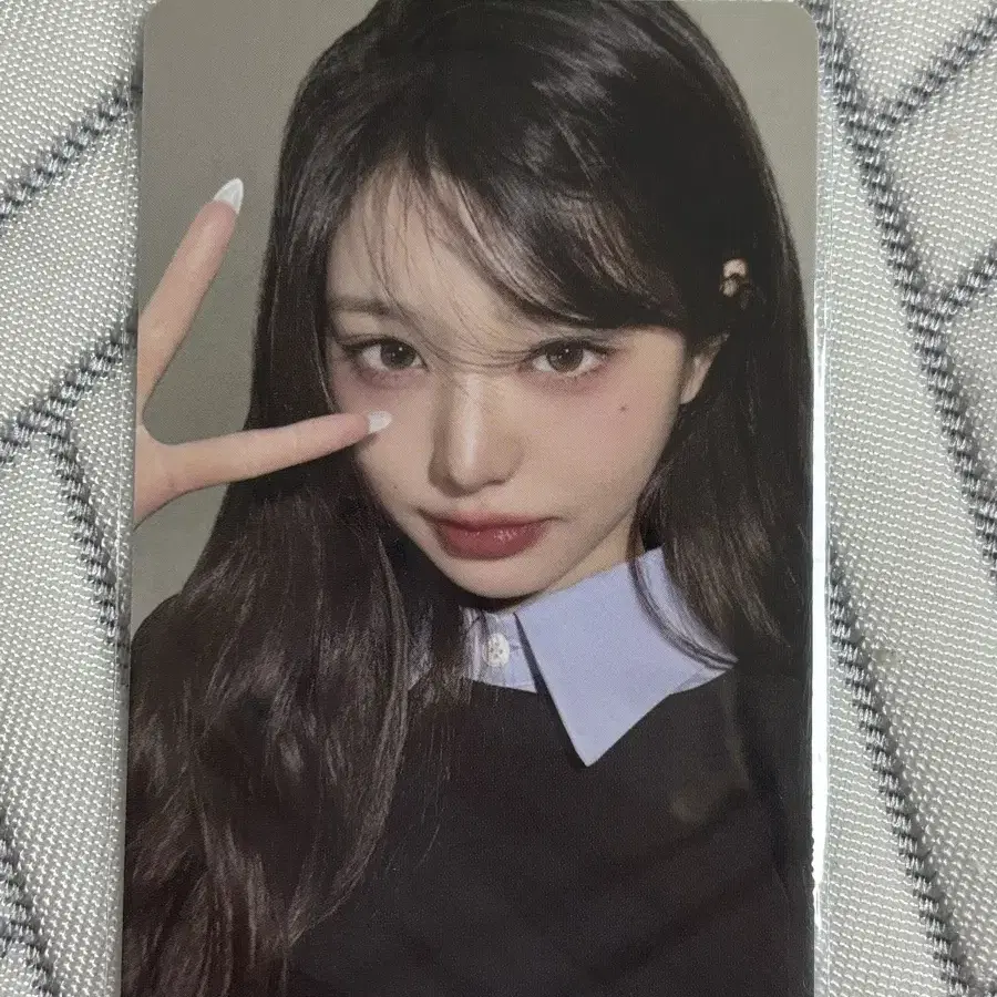 Buy IVE Signed albums, Rare photocards on Bunjang!