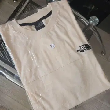노스페이스 티셔츠 2XL 크림색