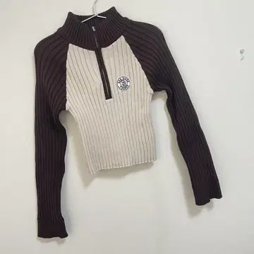 BACK TO THE FIELD MLB 서클 로고 하프 지퍼 니트 탑