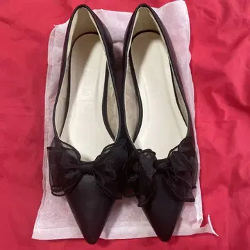 새상품 새상품급 리본 블랙 스틸레토 펌프스 25cm 와이드 EEE