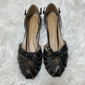 새상품급 츠모리치사토 워크 에나멜 리본 샌들 블랙 23.5cm