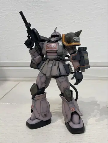 1/144 HG 자쿠 사막 타입 프라모델 (완제품)