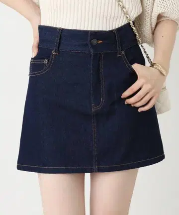 [가격 인하 가능] Chico 사다리꼴 데님 미니 스커트