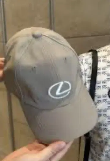 Lexus 카키 모자