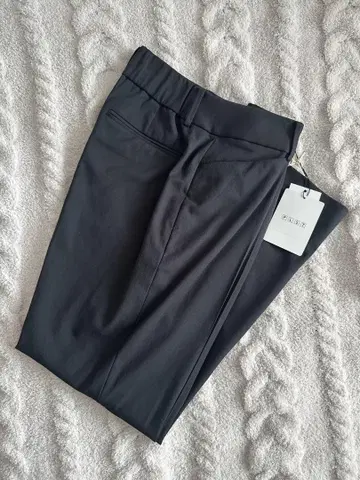 PLST 블랙 슬랙스 택 포함 새상품 블랙 M 사이즈