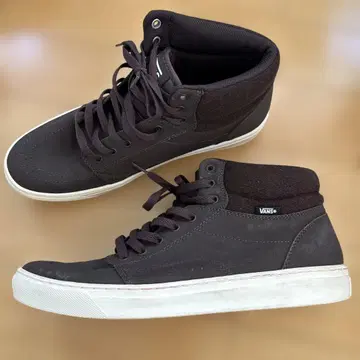 VANS 다크 브라운 하이컷 스니커즈
