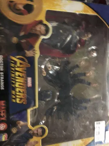MAFEX 마블 어벤져스 닥터 스트레인지 피규어
