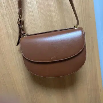 아페쎄 브라운 숄더백