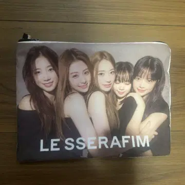 LE SSERAFIM 파우치 르세라핌