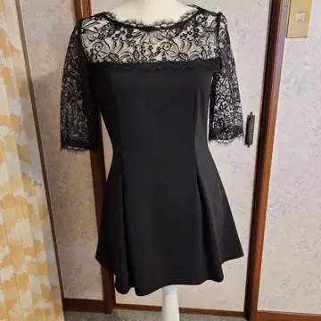 크리스 세린 블랙 레이스 오분 소매 튜닉