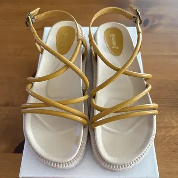 호코모모라 샌들