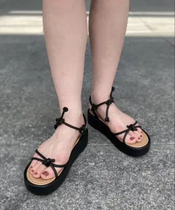 Flattered 플래터드 샌들 23cm 블랙