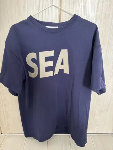 WIND AND SEA S/S 티셔츠 "Navy Sand" L 사이즈
