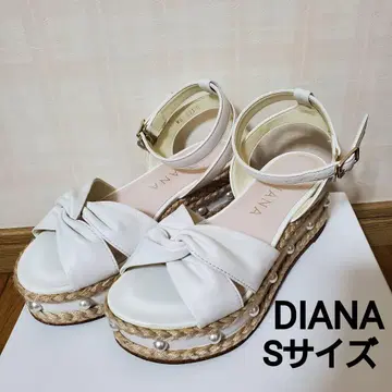 DIANA 펄 샌들