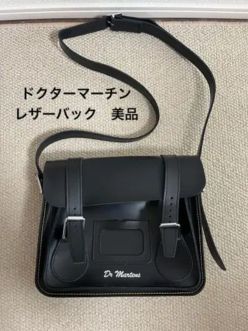 Dr Martens 블랙 가죽 백 11인치