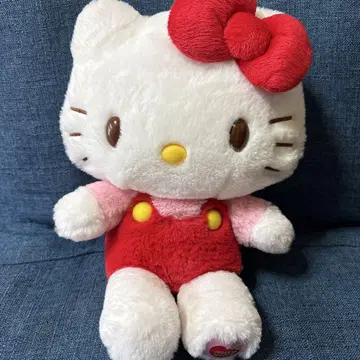 헬로키티 봉제 인형 빨간 오버롤