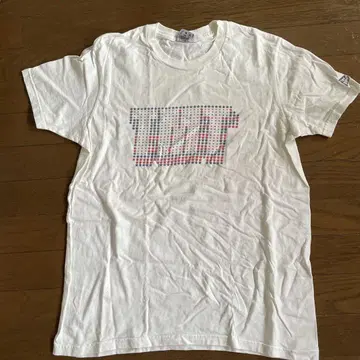 T.M.T. 화이트 도트 프린트 티셔츠 XL