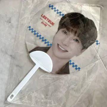 SUPER JUNIOR LEETEUK 부채 이탁 오신 것을 환영합니다