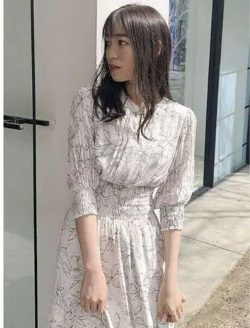 다즐린 플리츠 슬리브 5부 소매 원피스
