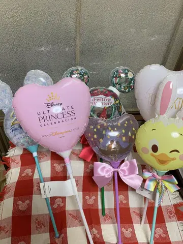 디즈니 리조트 손에 들고 있는 벌룬 6개 세트