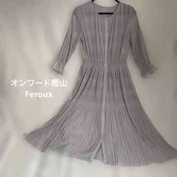 온워드 카시야마 Feroux 라이트 그레이 7부 소매 플리츠 원피스