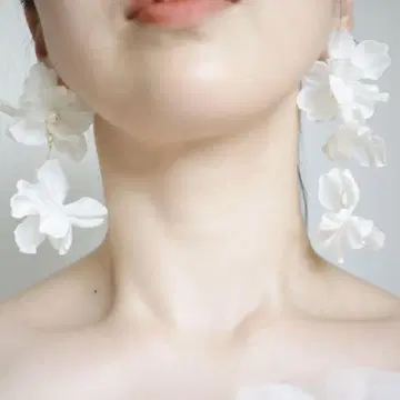 new.n 귀걸이 비대칭 빅 사이즈 플라워 피어싱 브라이덜