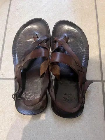 일비종떼 가죽 샌들